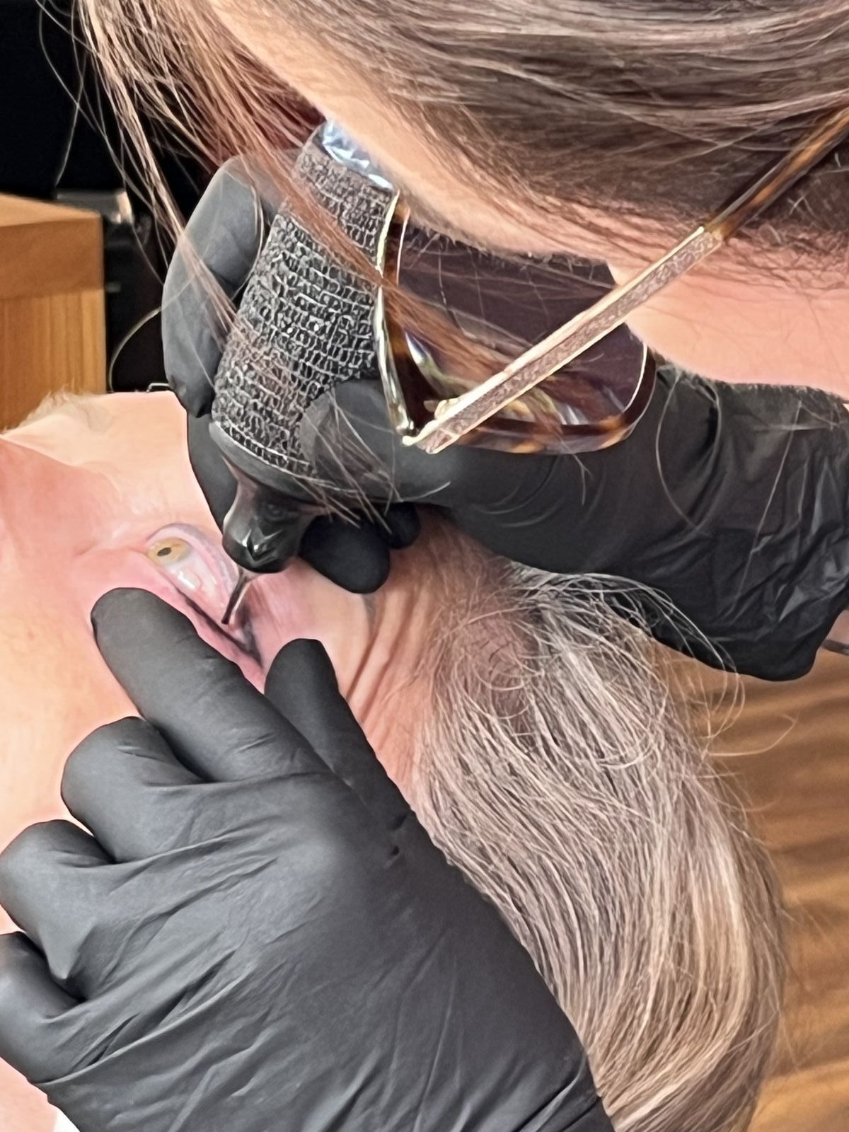 Lower lashline enhancement in progress